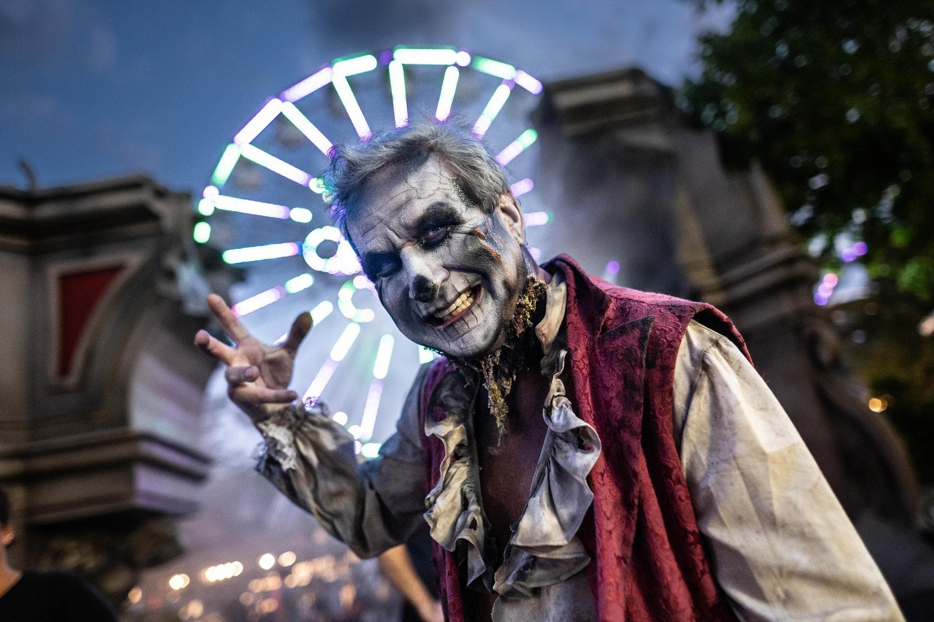 24.HP.Halloween.AvenueoftheAfterlife.Character
