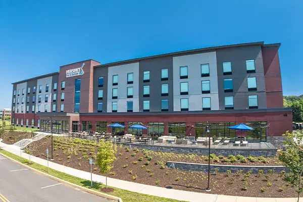 hershey inn and suites exterior pick up area