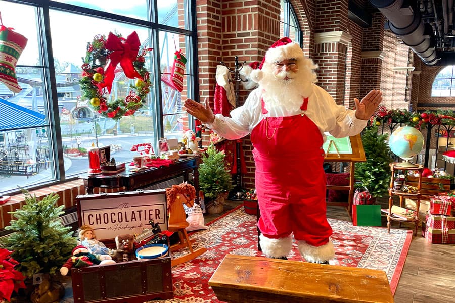 santa in his workshop at hersheypark