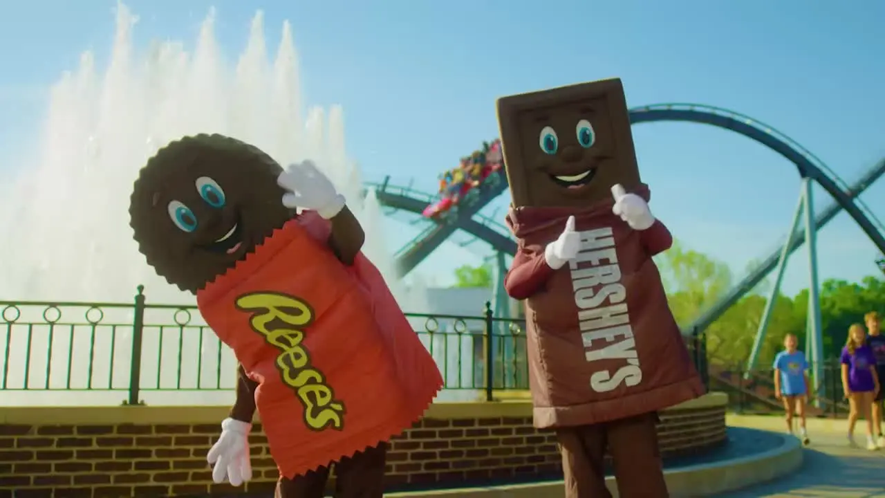 hershey characters at hersheypark