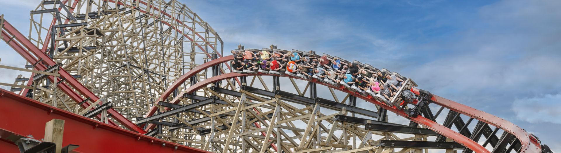 Group of kids measuring height at Hersheypark