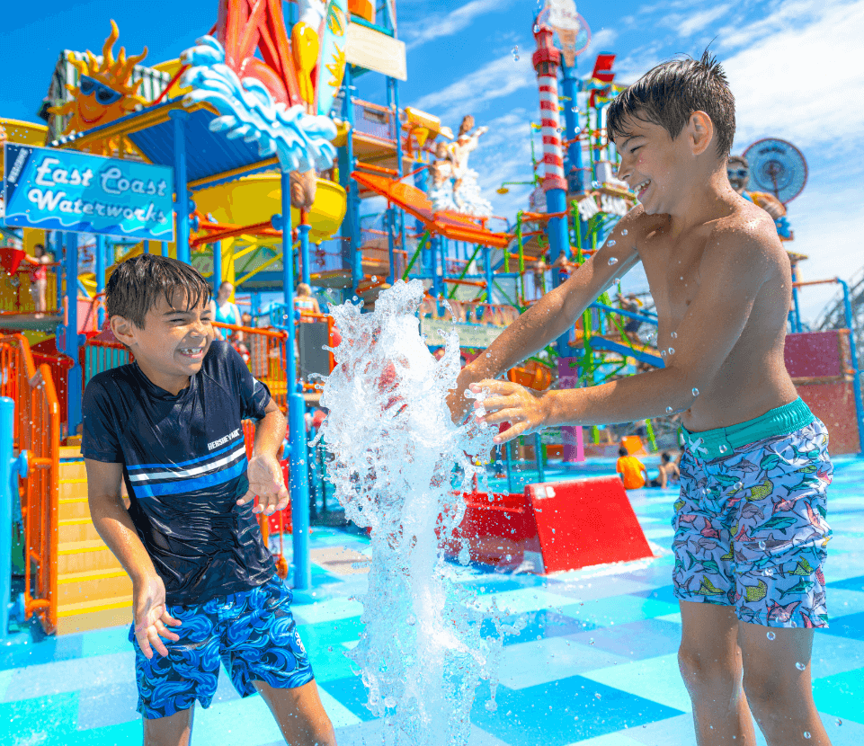 Kids playing at the Hersheypark waterpark