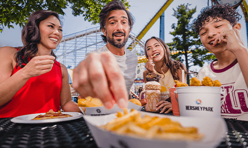 Family eating at Hersheypark